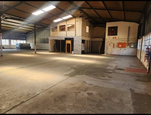 751M² WAREHOUSE TO LET IN WADEVILLE
